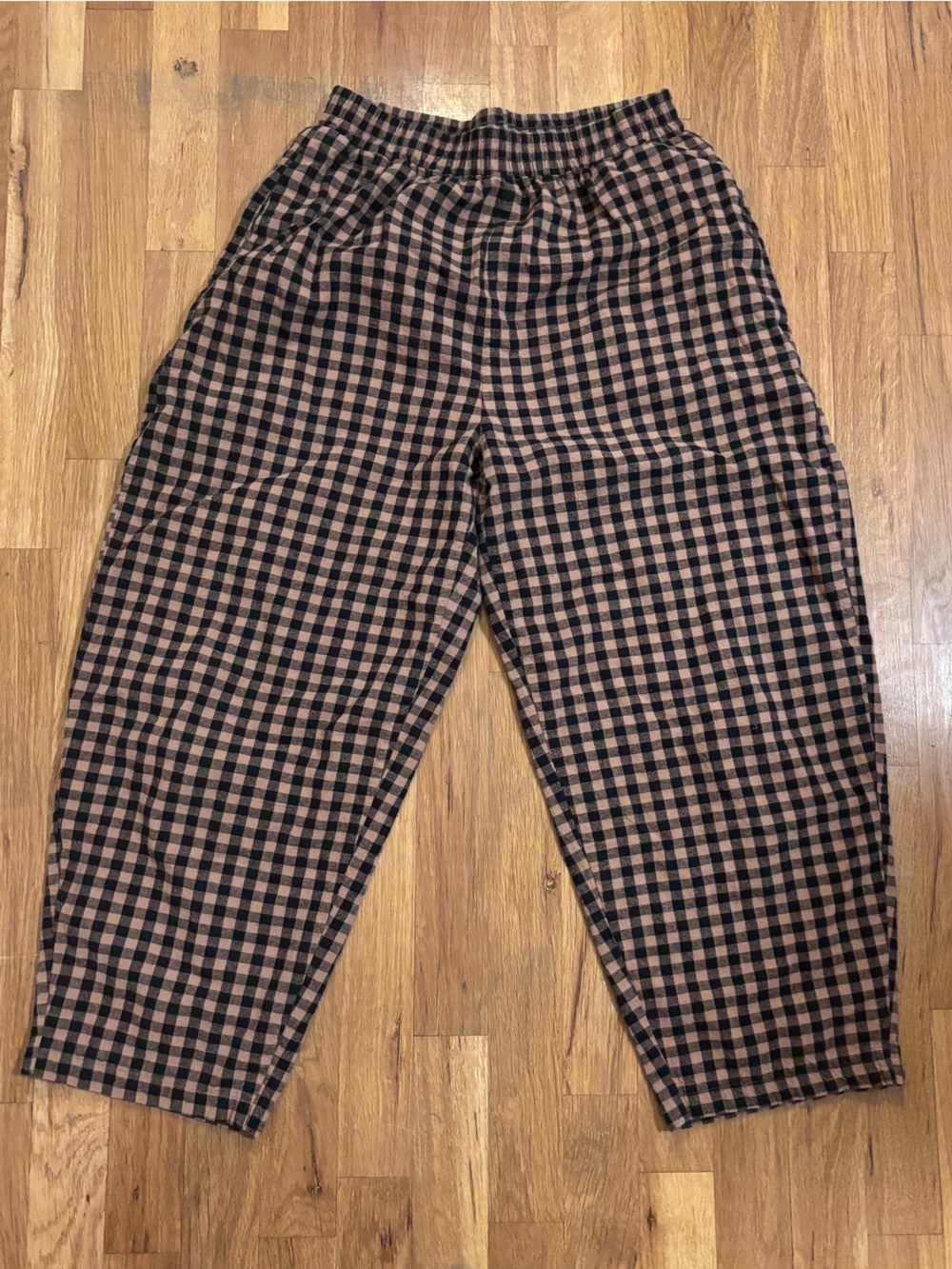 Cropped Gingham Check Elastic Waist Barrel Pants - Black & Tan